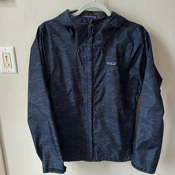 Patagonia Torrentshell 3L Rain Jacket - Picture 2 of 8